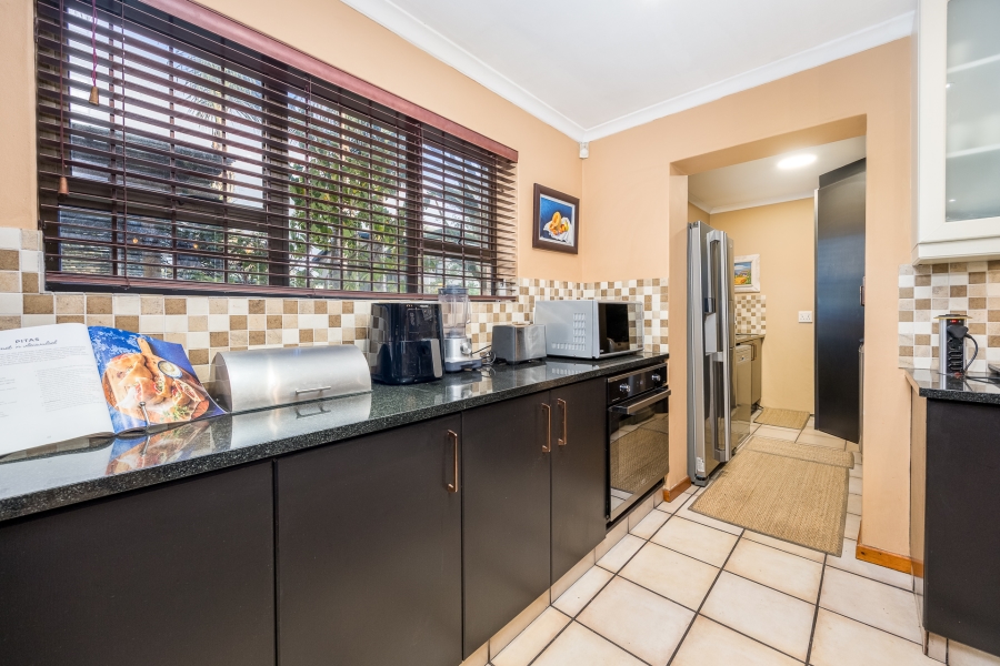 6 Bedroom Property for Sale in Brackenfell South Western Cape